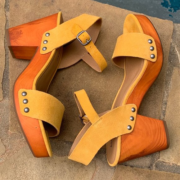 Lucky Brand Yellow Platform Sandals - Picture 10 of 16